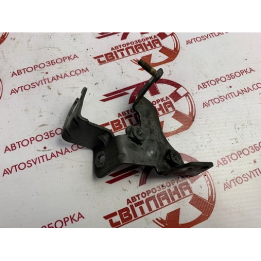 Кронштейн клапана EGR Opel Vivaro 2007-2014 93161593